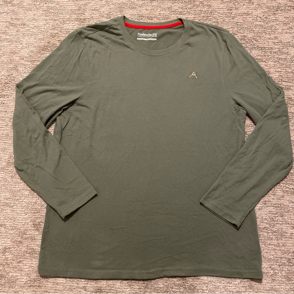 Avalanche Men XL Green Long Sleeve Tee Crew Neck Mountains Casual Hiking Outdoor
